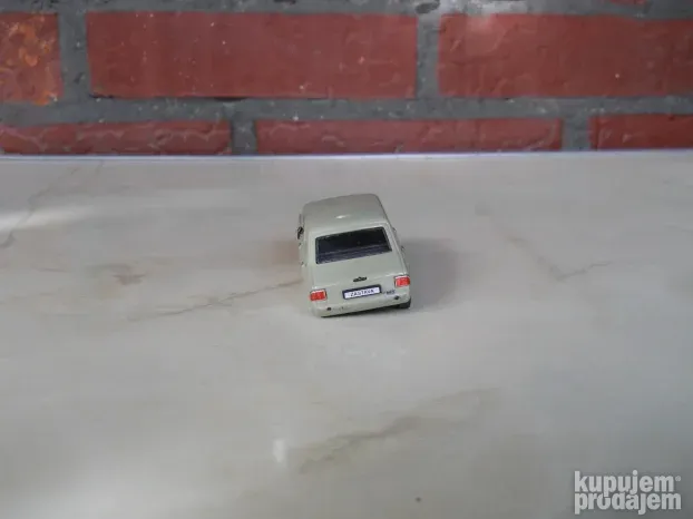 Zastava 101 1/43