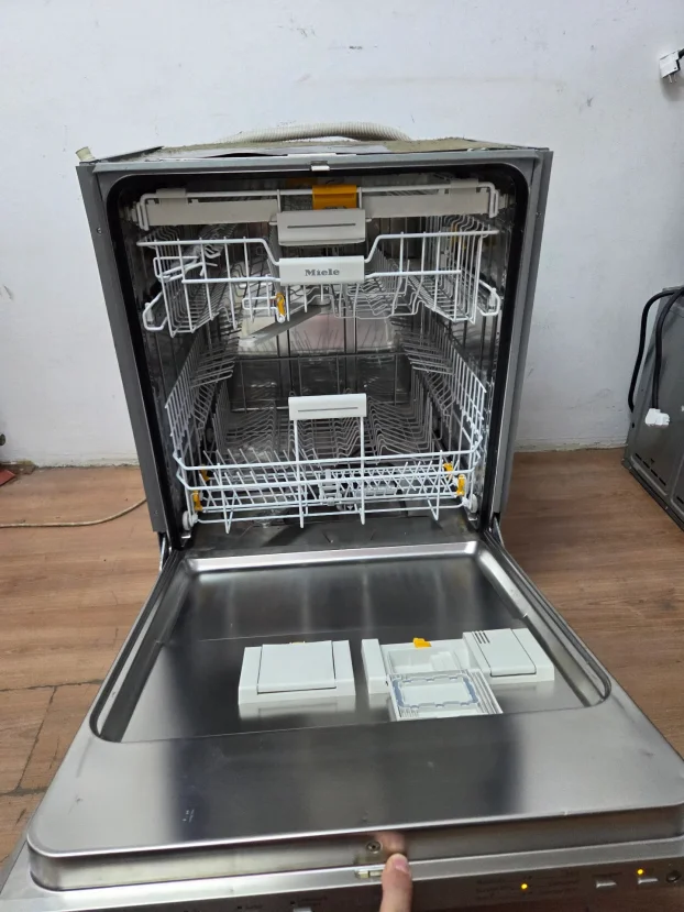Masina za sudove Miele G5680SCVi 100% ugradna