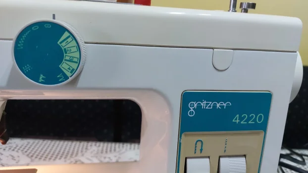 GRIZNER 4220  sivace masina