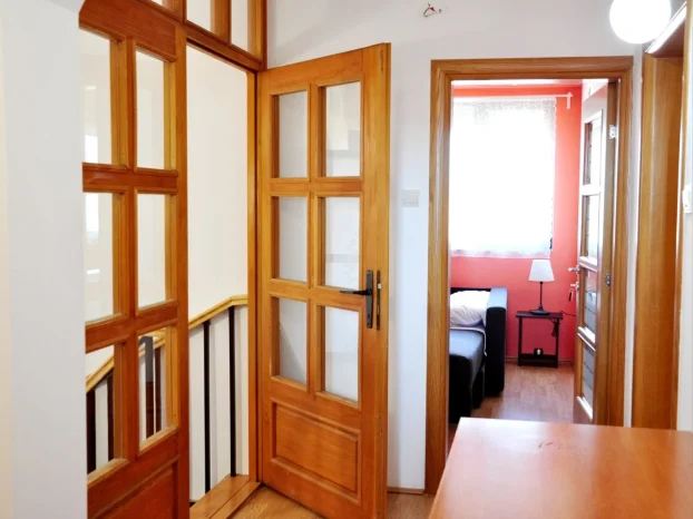 9. maj, 5+ petosobna, 300 m²