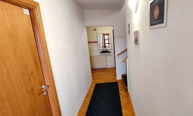 9. maj, 5+ petosobna, 300 m²