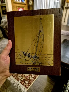 Plaketa za jedrenje iz 87 godine, drvo, mesing