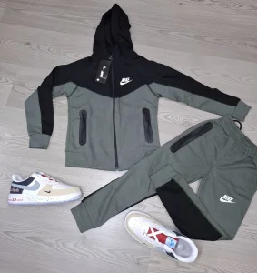 Deciji Nike TECH FLEECE Novi Model 2023 Novi Dezeni