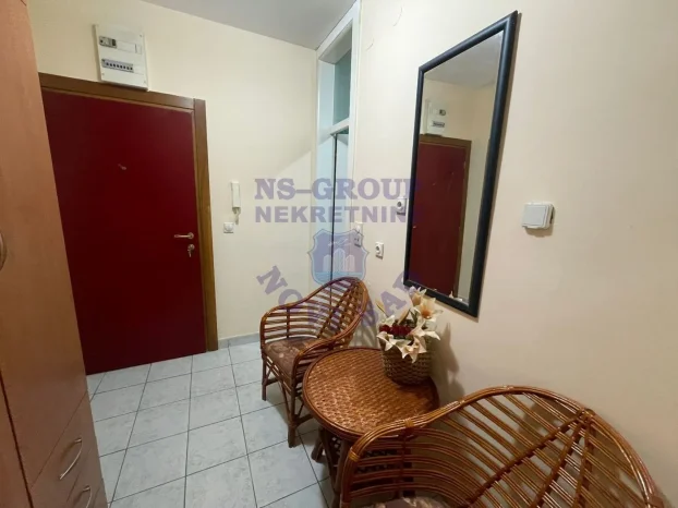 Š:562355, Grbavica, 0.5 garsonjera, 26 m²