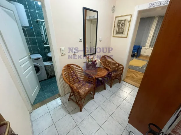 Š:562355, Grbavica, 0.5 garsonjera, 26 m²