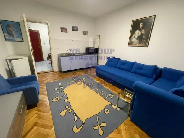 Š:562355, Grbavica, 0.5 garsonjera, 26 m²