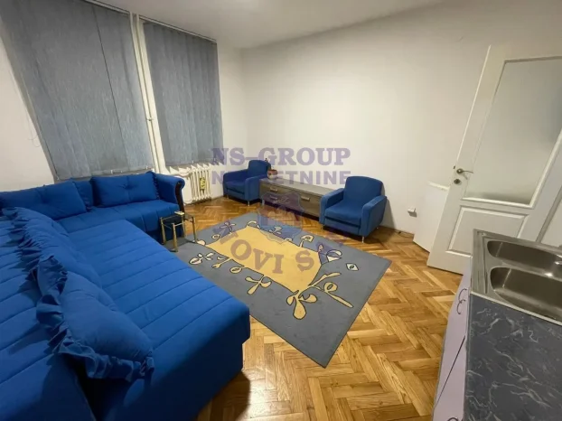 Š:562355, Grbavica, 0.5 garsonjera, 26 m²