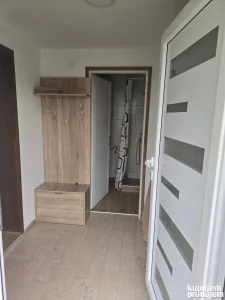 Kuća prizemlje i sprat sa 5 soba 2 odvojena ulaza Loznica