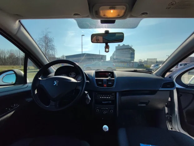 2010 Peugeot 207 1.4 blueline