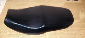 Suzuki rf900r sediste