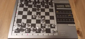 Elektronski šah kompjuter Kasparov Centurion