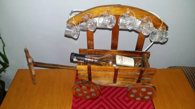 Drvena kola replika stara kolica