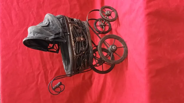 Drvena kola replika stara kolica