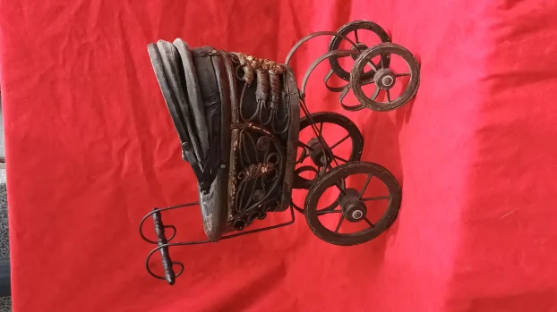 Drvena kola replika stara kolica