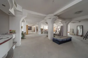 Rakovica, Labudovo brdo, poslovni prostor od 365 m2, PR od I
