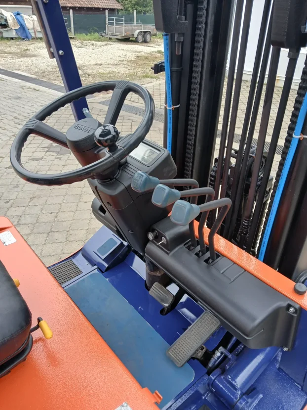 TOYOTA 2t Elektro Viljuskar