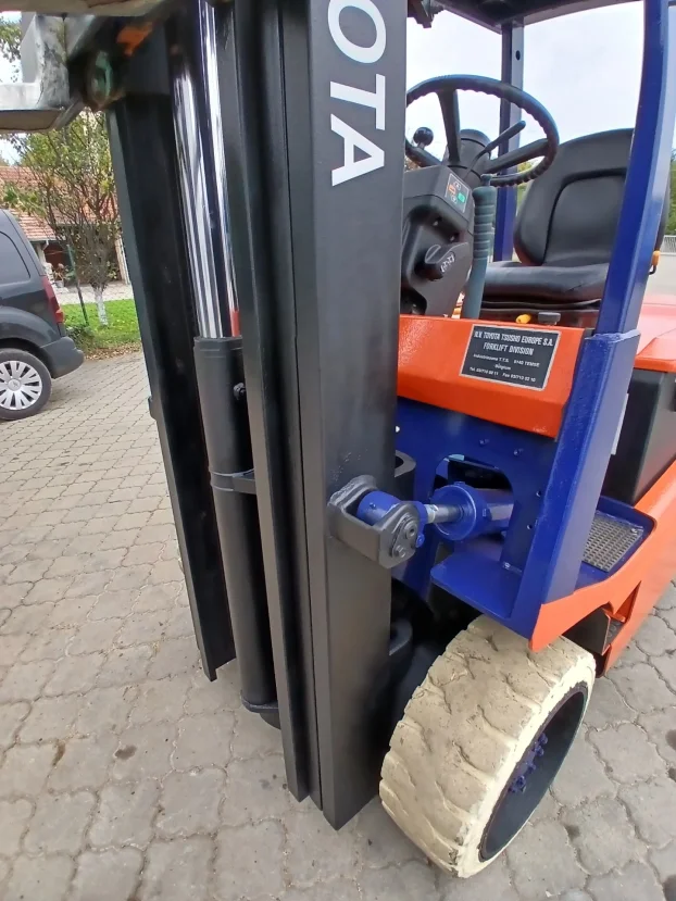 TOYOTA 2t Elektro Viljuskar