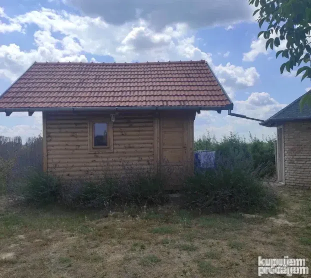 Privatno Jezero Na Dan