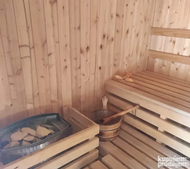 Privatno Jezero Na Dan