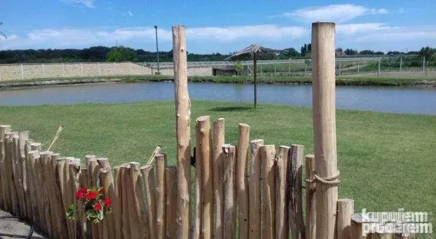 Privatno Jezero Na Dan