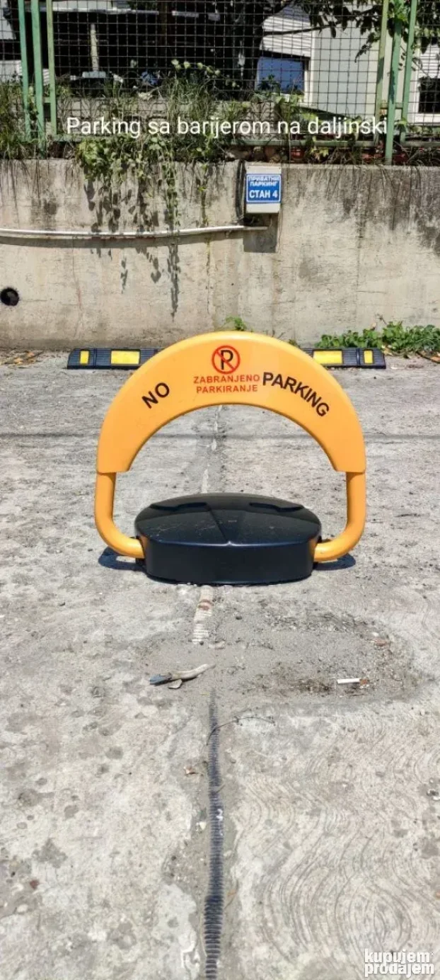 Prelep namešten trosoban stan u mirnom kraju