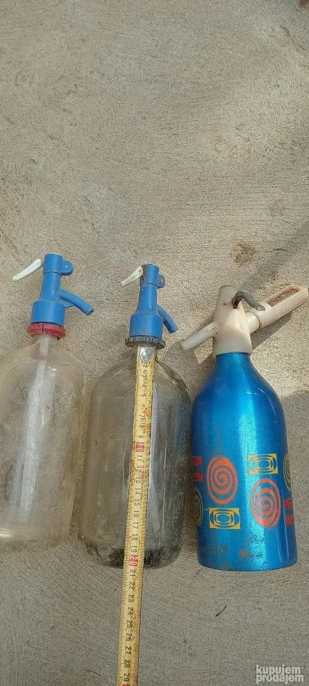 Stare retro soda flaše sifon, aluminijum staklo
