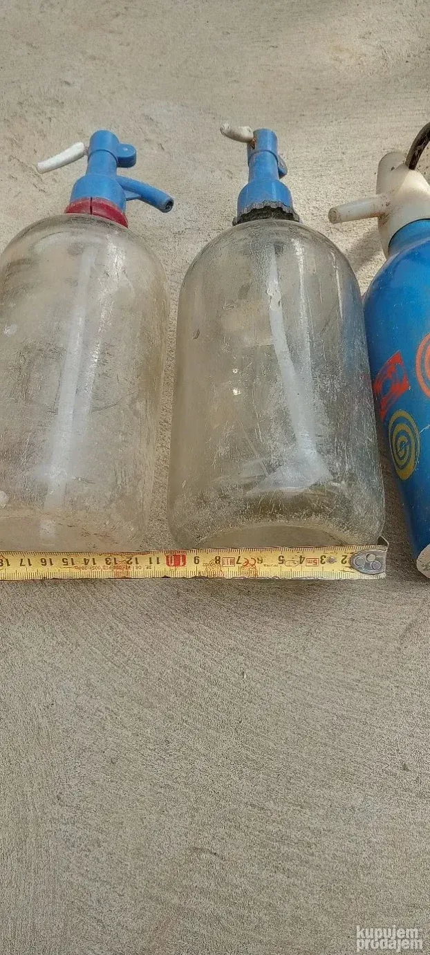 Stare retro soda flaše sifon, aluminijum staklo