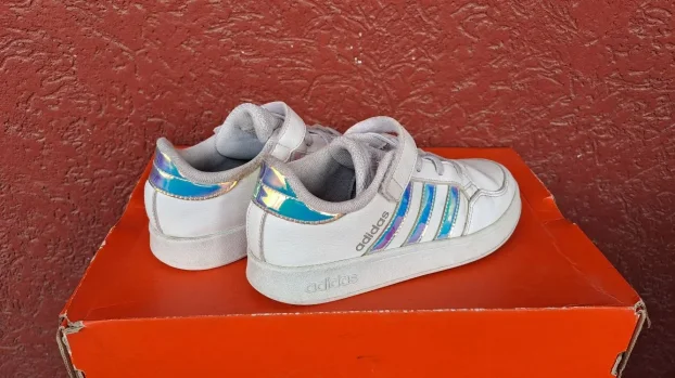 Patike Adidas br.32 povoljno