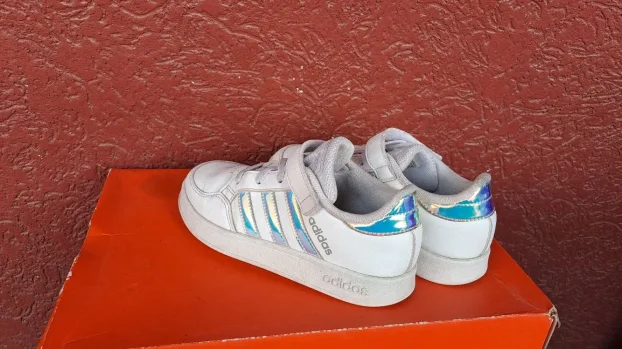 Patike Adidas br.32 povoljno