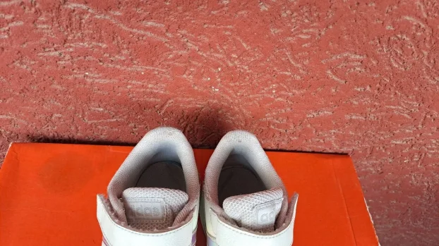 Patike Adidas br.32 povoljno