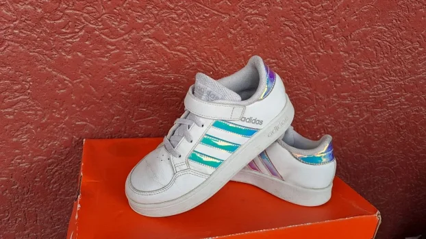 Patike Adidas br.32 povoljno