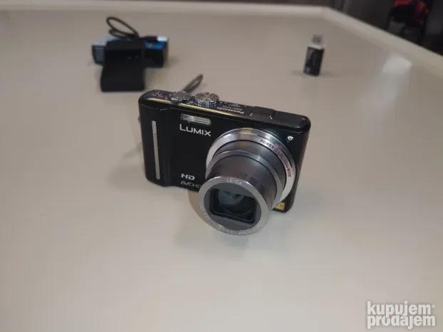 Panasonic DMC-TZ10 - 12MP, 12x Zoom,32GB, 10/10 (SAMPLES)