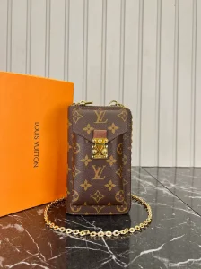 Louis Vuitton Novcanik Pregrada za Telefon 2