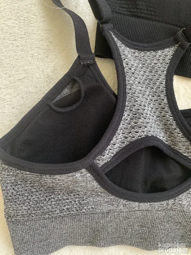 Primark set sportskih topica vel S. NOVO