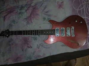 Elektricna Gitara