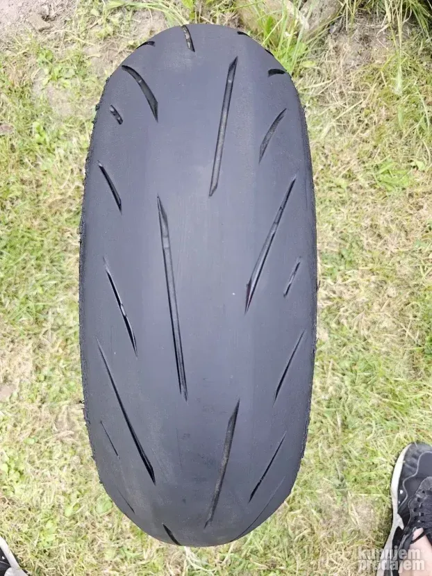 Moto guma bridgestone 180/55/17 god 2021 top