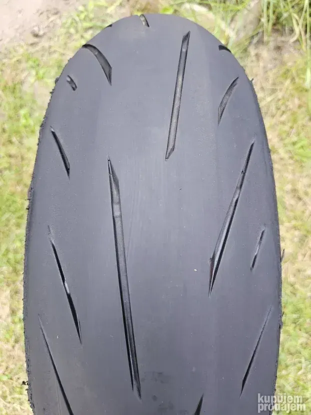 Moto guma bridgestone 180/55/17 god 2021 top