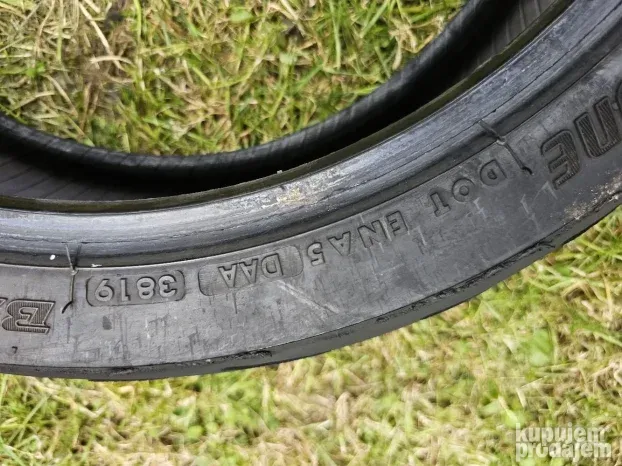 Moto guma bridgestone 180/55/17 god 2021 top