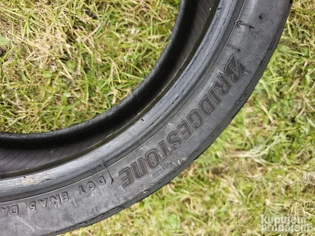 Moto guma bridgestone 180/55/17 god 2021 top