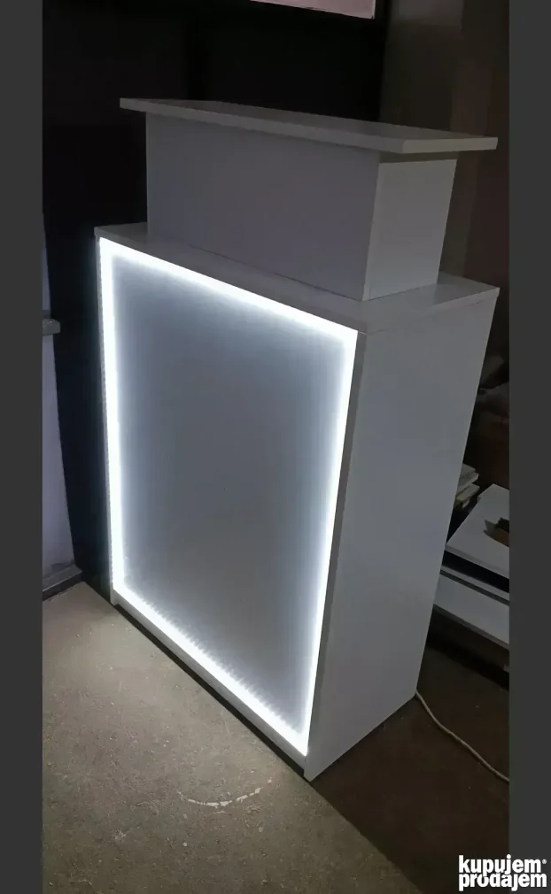 Kasa pult sa LED osvetljenjem