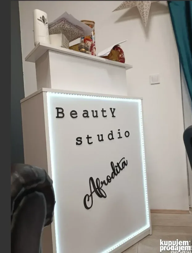 Kasa pult sa LED osvetljenjem