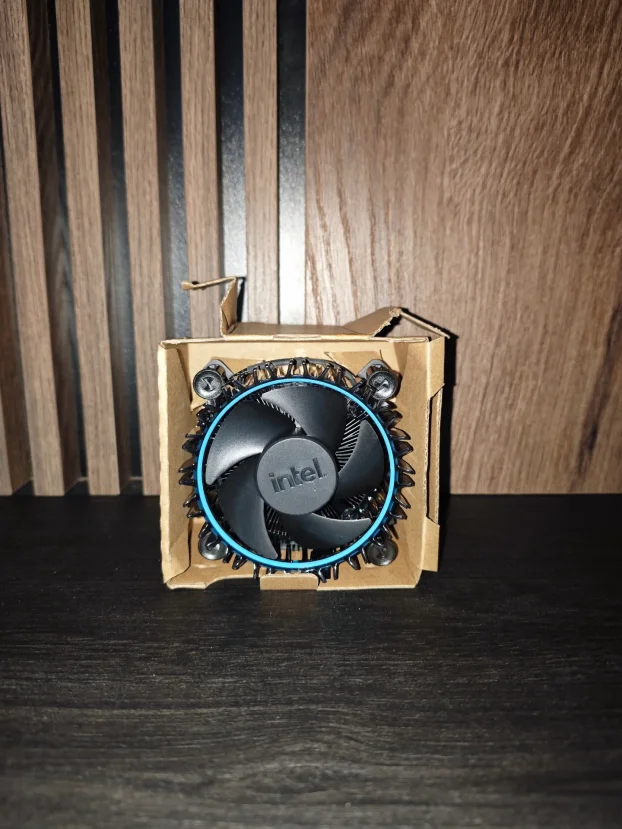 Intel Laminar RM1 Originalni Kuler (LGA 1700) - KupujemProdajem