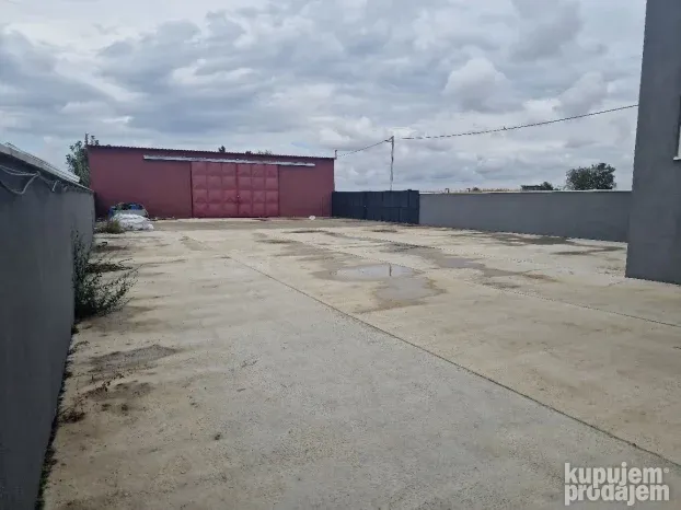 Hala Magacin izdajem