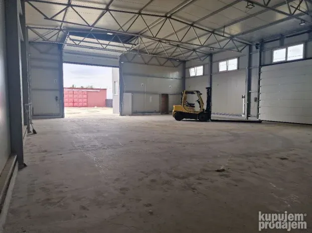 Hala Magacin izdajem