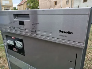 Ugradna sudo mašina MIELE 14 kompleta
