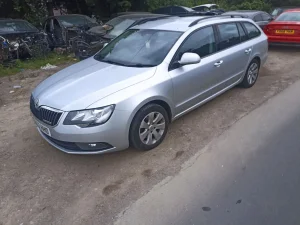 Skoda superb 2013-15.god. levo krilo originalno itd