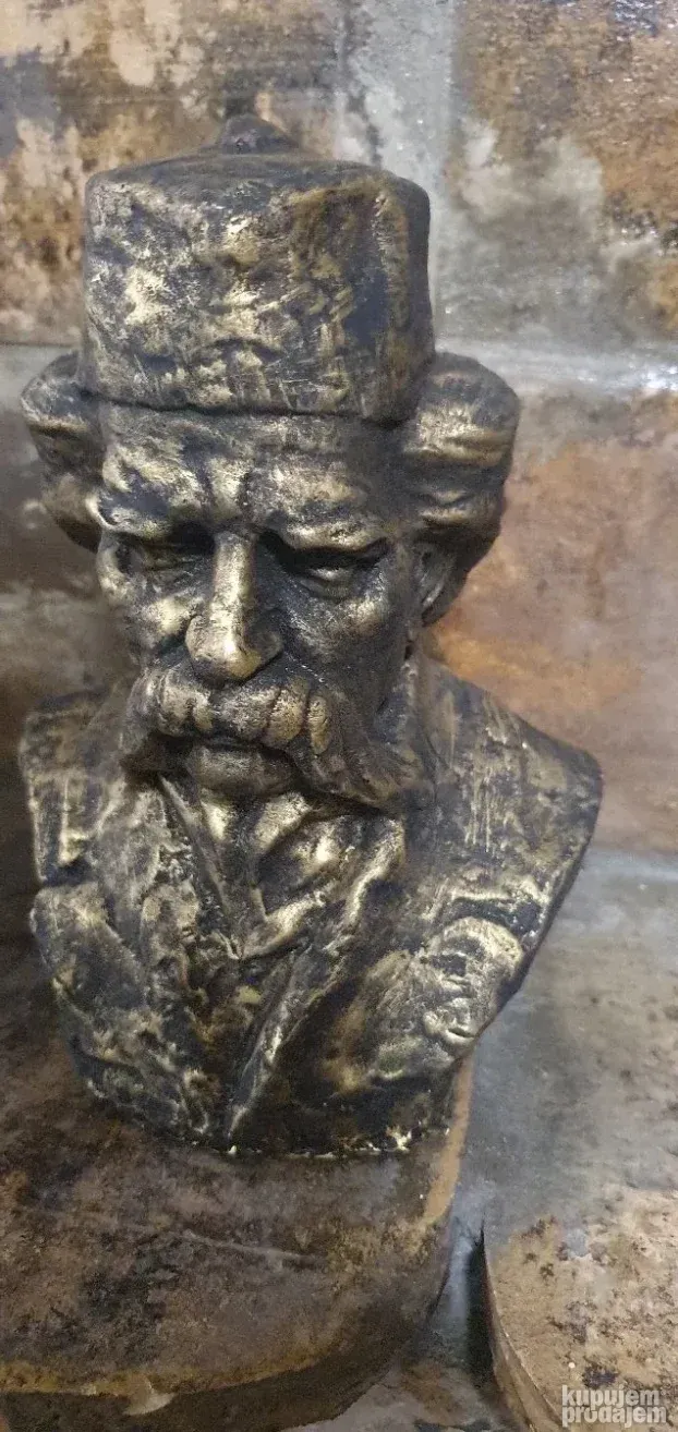 Skulptura vuka karadžića