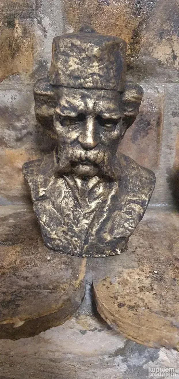 Skulptura vuka karadžića