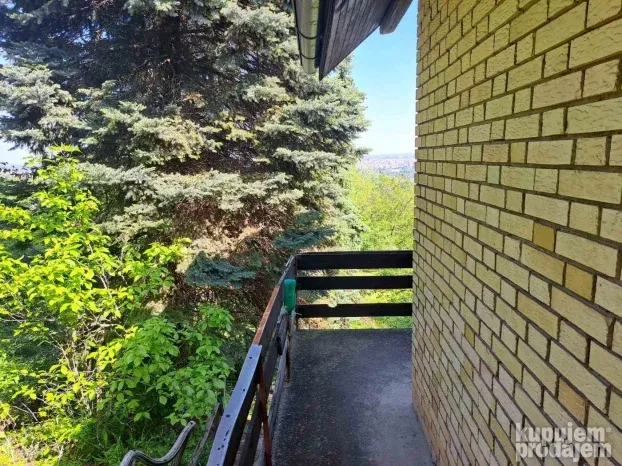 Sremska Kamenica, vikendica, 27m2