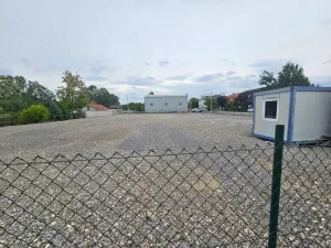 Odličan plac u blizini Novog Naselja.